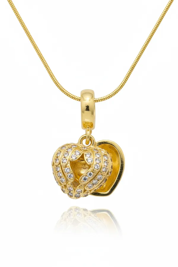 Gold_Sparkling_Heart_Necklace_For_Women